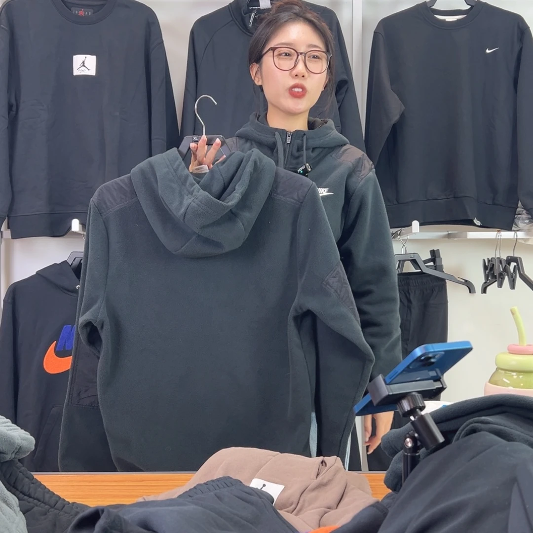 4883黑色M码100-130斤不退换