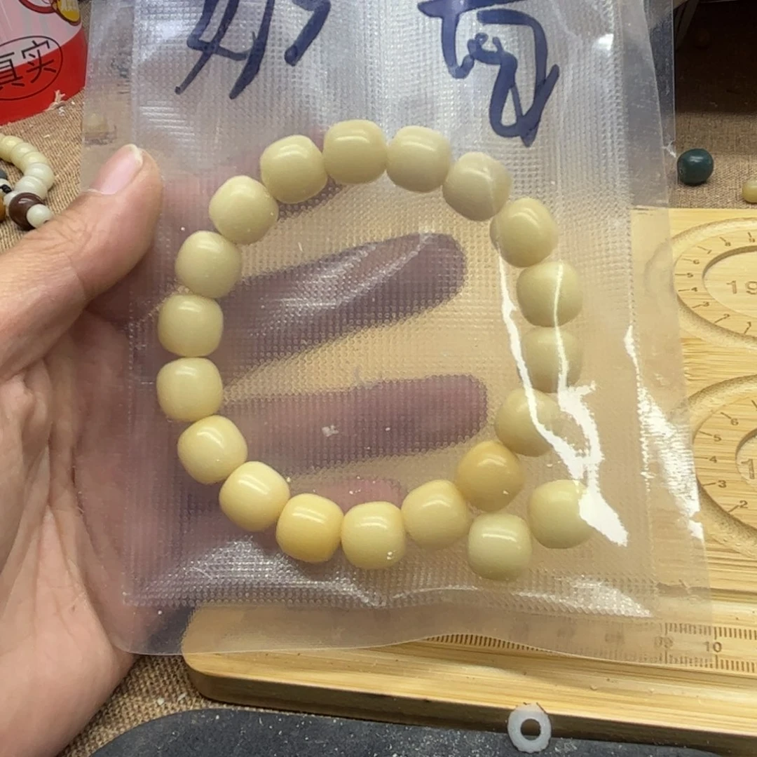 奶***雪菩提根/象牙果手串