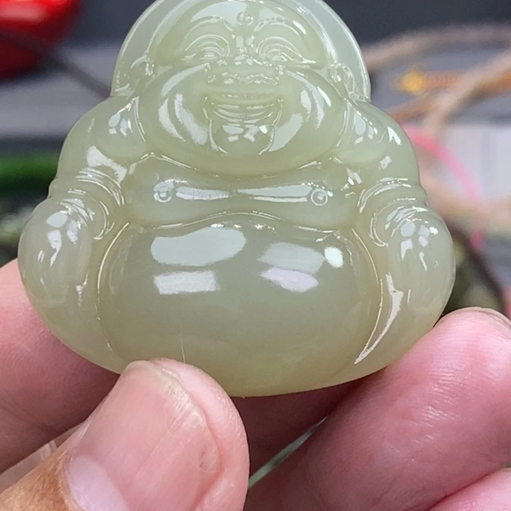 劉***红颈饰未镶嵌和田玉