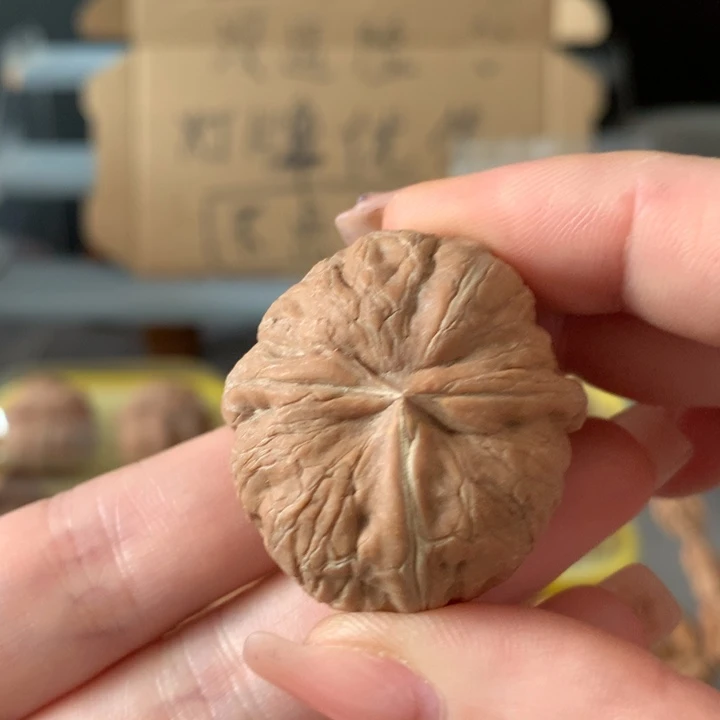 F****吊坠文玩核桃异形单只，有瑕疵