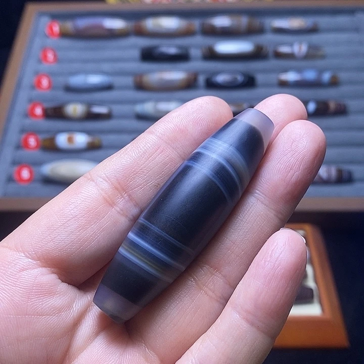 樊***义玛瑙/玉髓未镶嵌颈饰