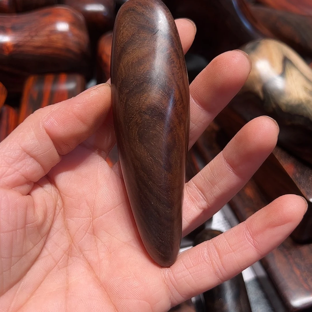 微凹黄檀（南美大红酸枝）雷*海