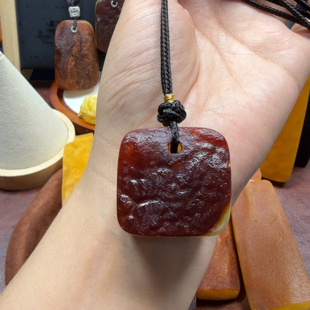 未镶嵌吊坠(赠链)琥珀