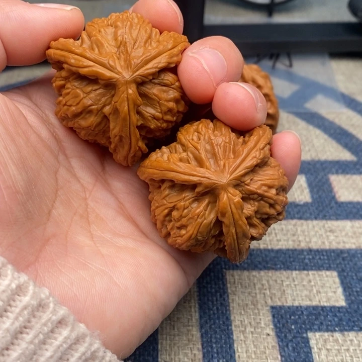 吊坠文玩核桃Z***、三棱