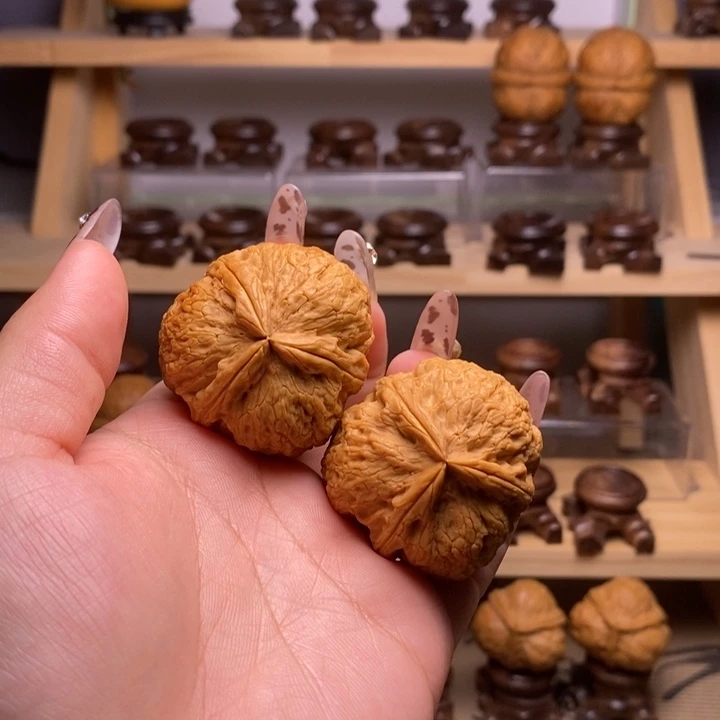 吊坠文玩核桃40密纹三棱Y06