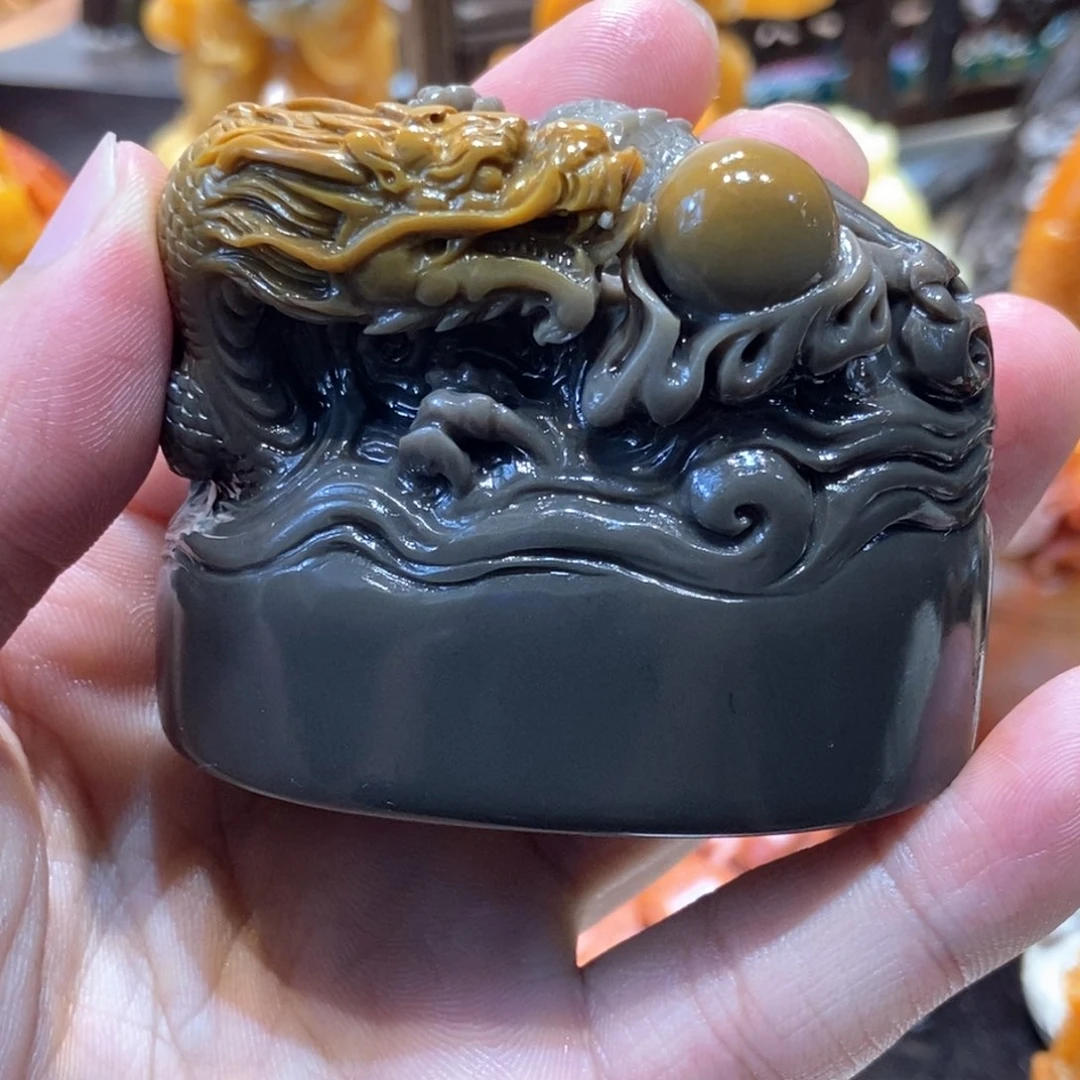寿山石印石高山牛角