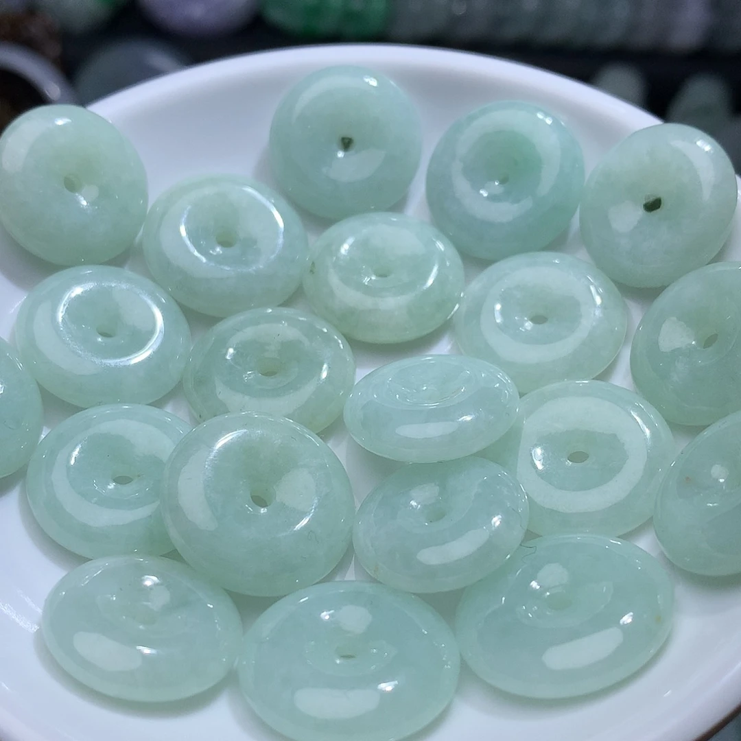 翡翠未镶嵌颈饰多样性发1个