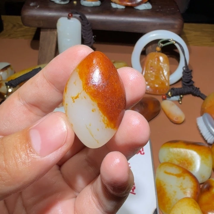 牛***6和田玉未镶嵌颈饰