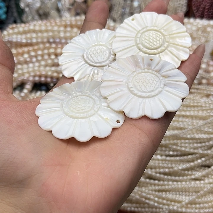 玛瑙/玉髓未镶嵌珠宝半成品2个贝壳向日葵吊坠随机发