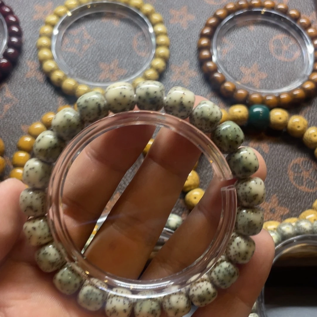 手串星月菩提绿包白