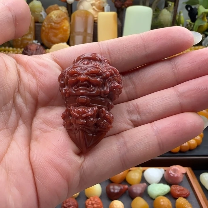 用***0石英质玉未镶嵌颈饰