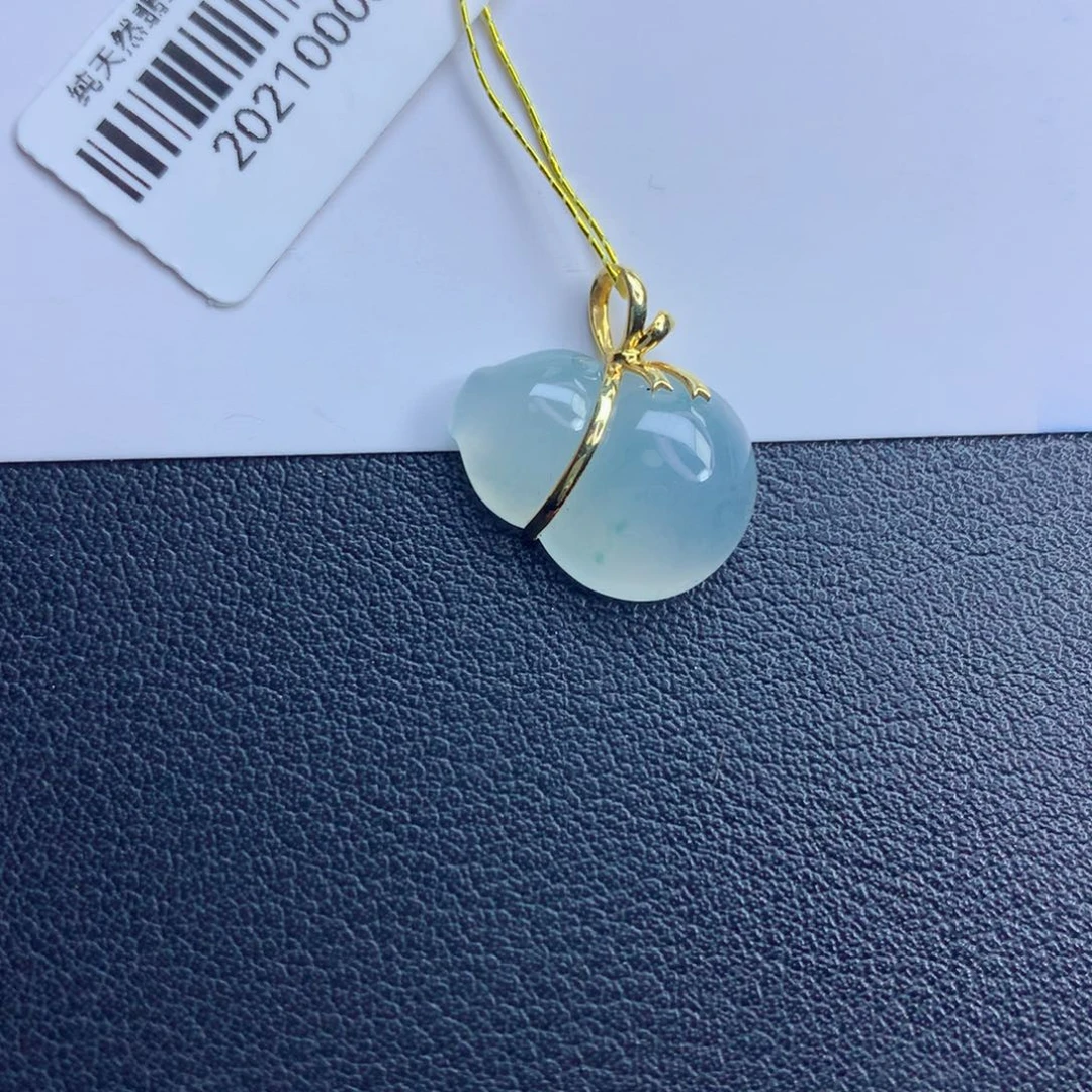 翡翠颈饰未镶嵌葫芦