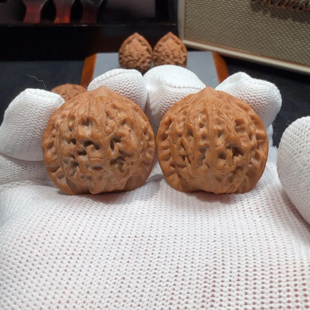 文玩核桃吊坠小金鱼34