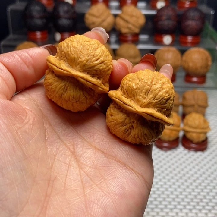 文玩核桃把件31铁狮子