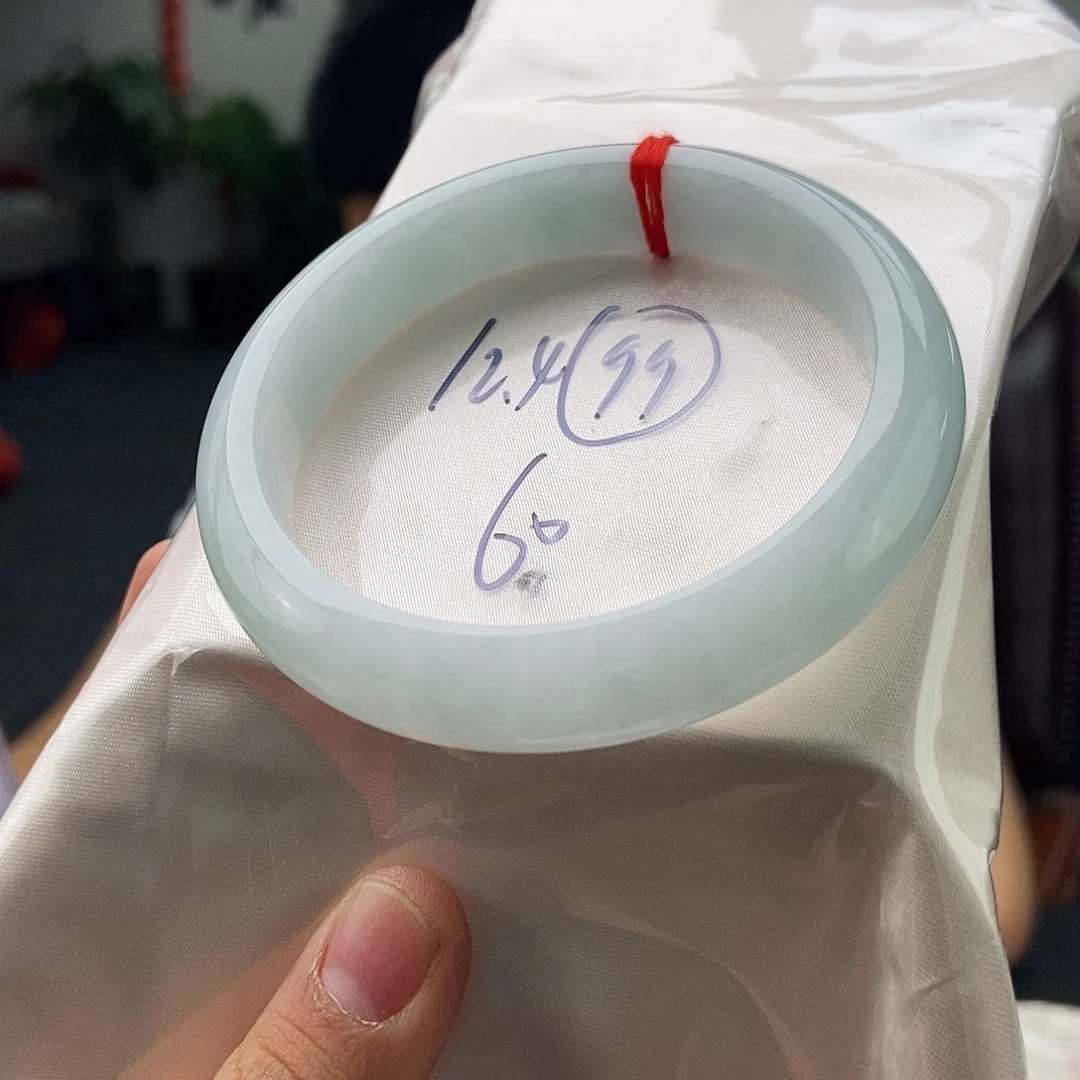翡翠手镯未镶嵌拍一发一