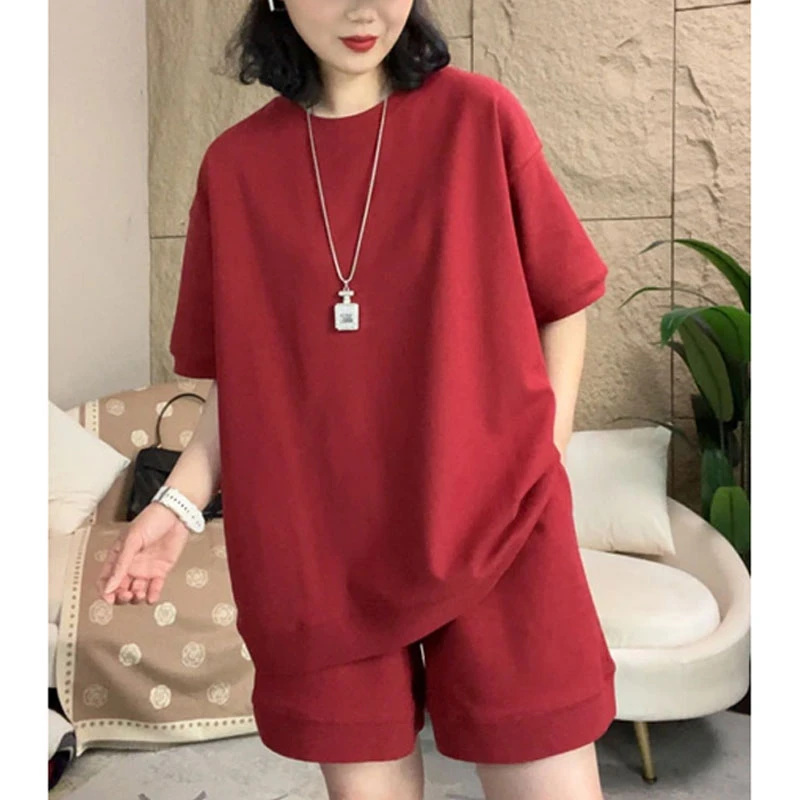 纯色舒适透气慵懒时尚套装女士2025夏季新款设计感上衣短裤两件套