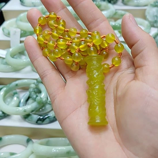 用***3蛇纹石玉未镶嵌颈饰