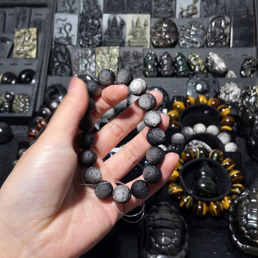 权***富黑曜岩未镶嵌珠宝奇石