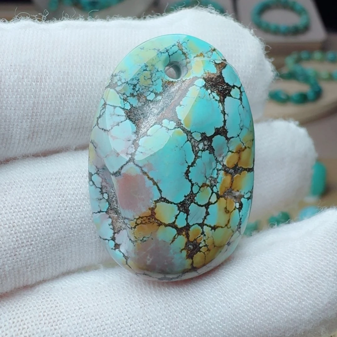 绿松石未镶嵌颈饰