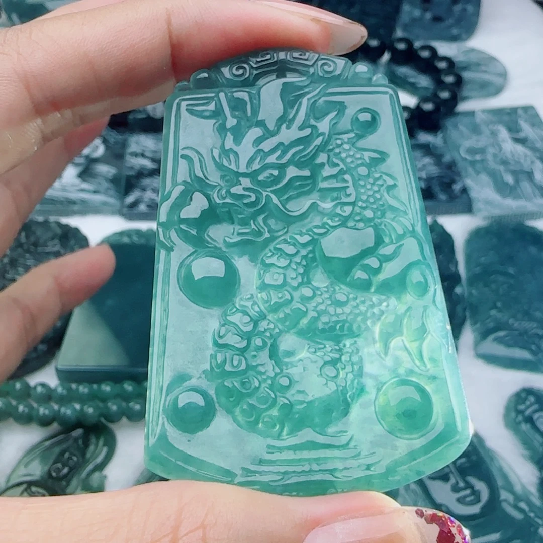 颈饰未镶嵌翡翠多样性发货天然的A货翡翠