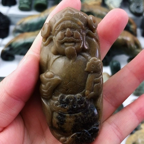 未镶嵌岫岩河磨玉（透闪石质玉）把件