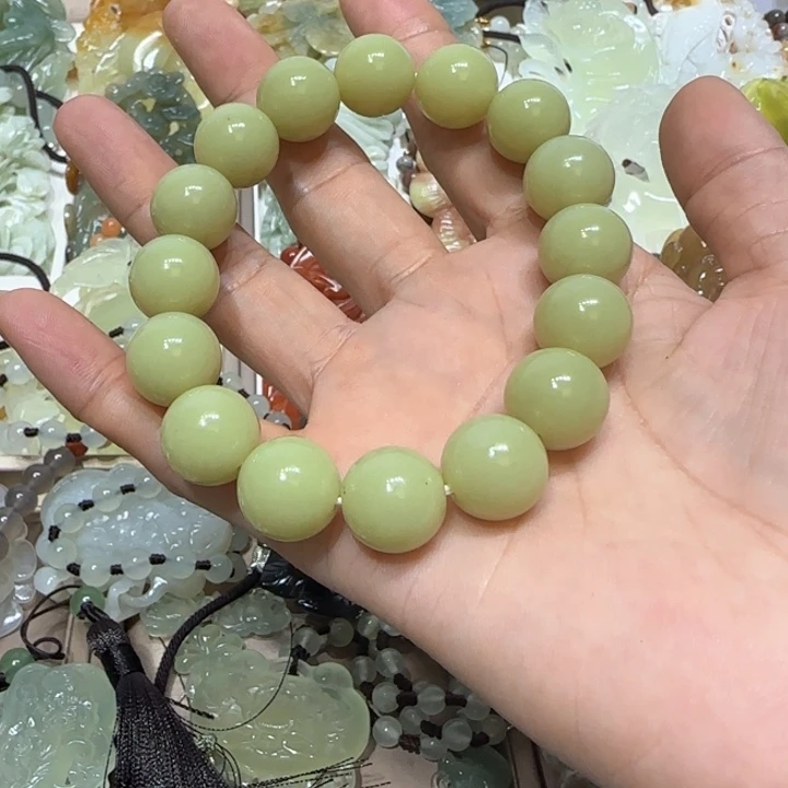 蛇纹石玉吊坠未镶嵌温*