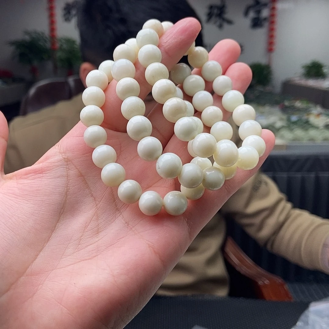 和田玉颜色多样性发拍一发一未镶嵌