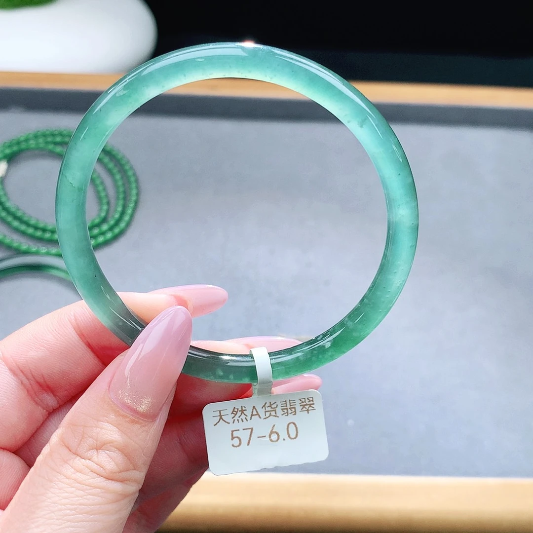 未镶嵌手镯（圆镯）翡翠