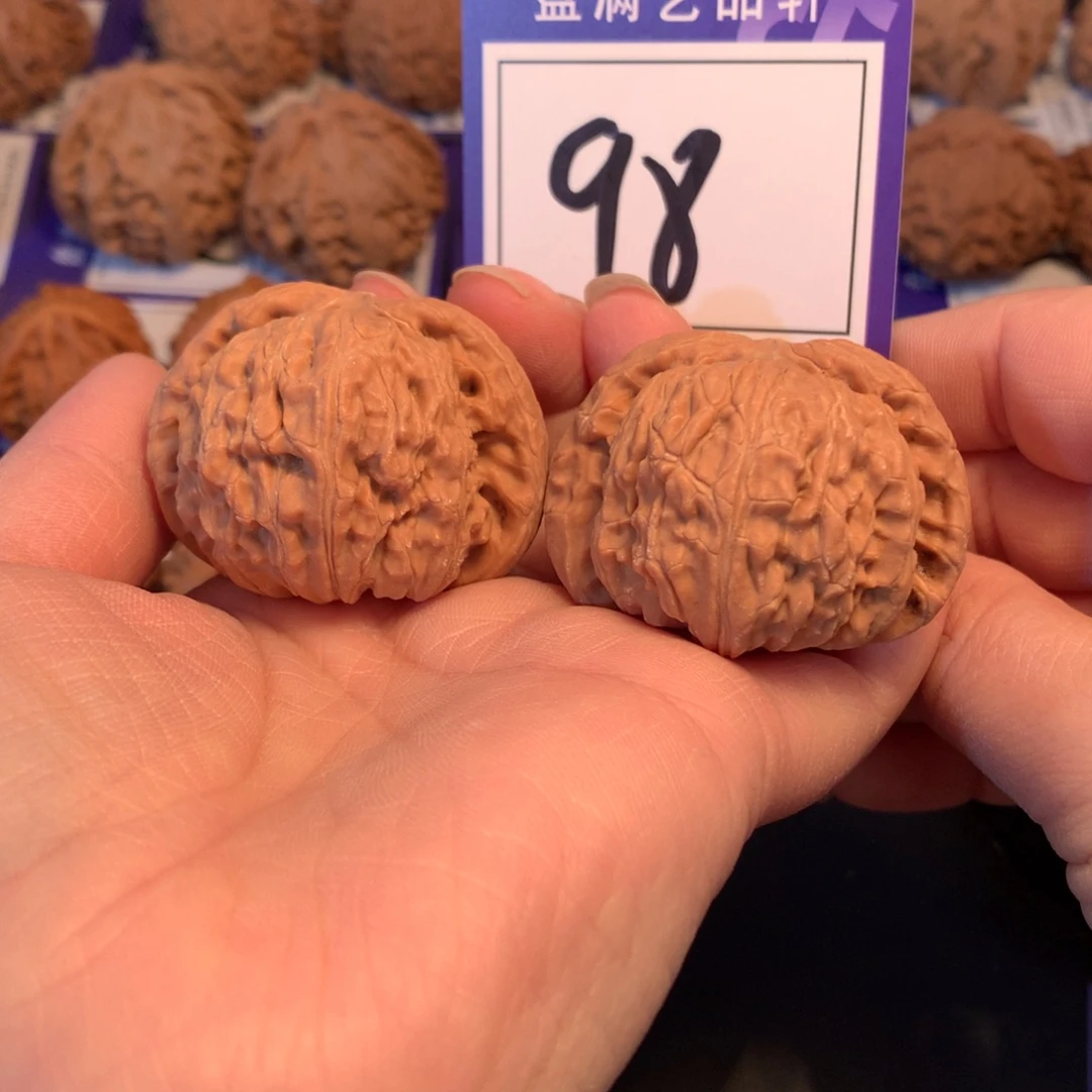 把件文玩核桃98白狮子4.3