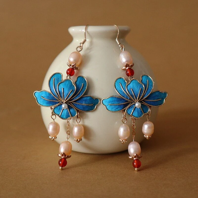 铜合金亚克力耳饰 非遗渐变色绒花耳环中式马面裙花瓣新年配饰淡