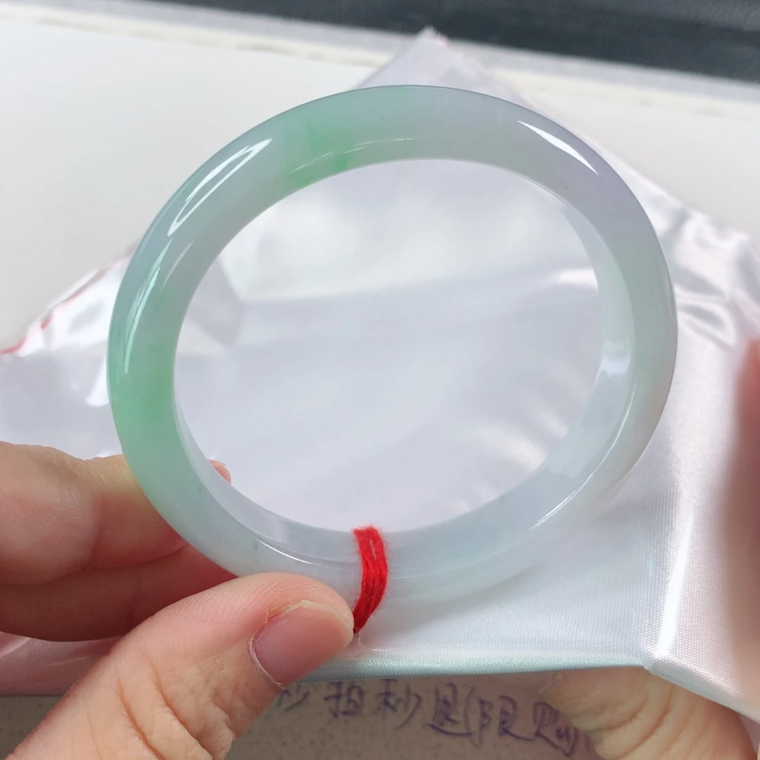 未镶嵌手镯（贵妃镯）翡翠320