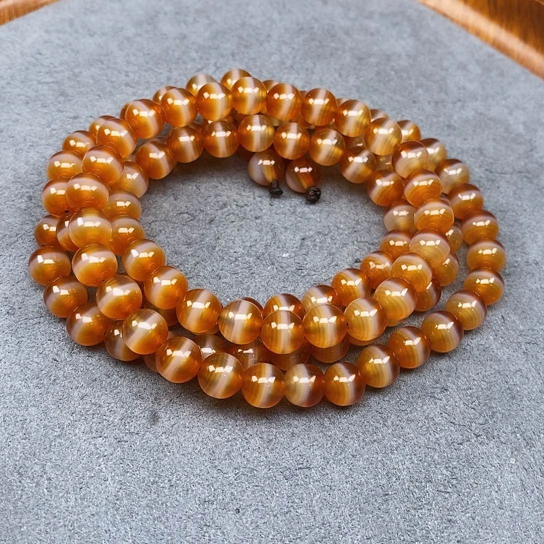 沐***千玛瑙/玉髓未镶嵌手链