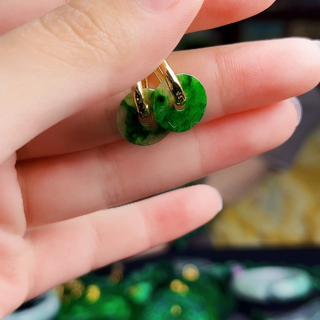 颈饰未镶嵌翡翠多样性