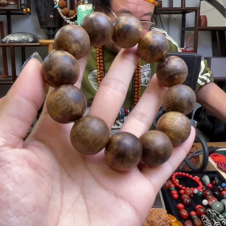 手串沉香沉香的手串