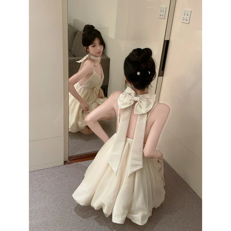 挂脖吊带连衣裙女夏季露背穿搭蝴蝶结设计感公主裙纯欲花苞裙短裙