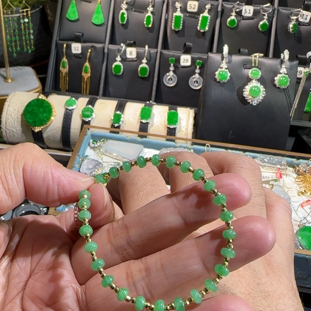 翡翠18K金镶嵌颈饰手链