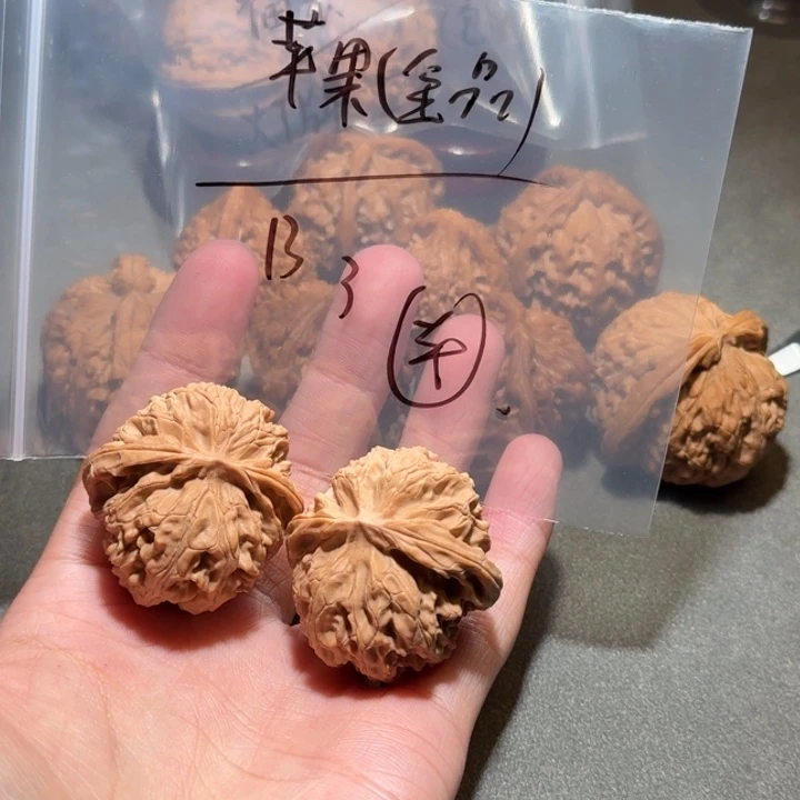 吊坠文玩核桃苹果园