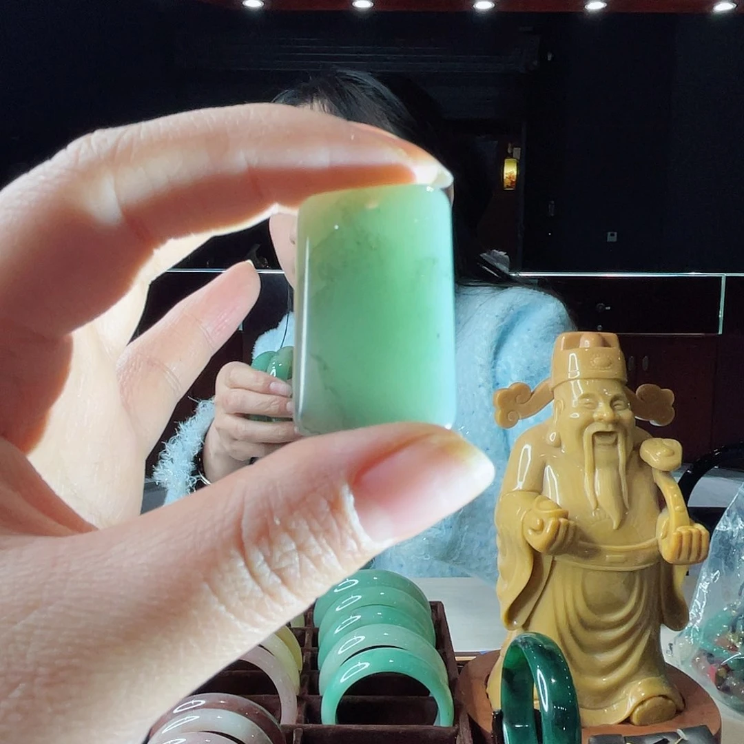 密玉（石英质玉）吊坠未镶嵌