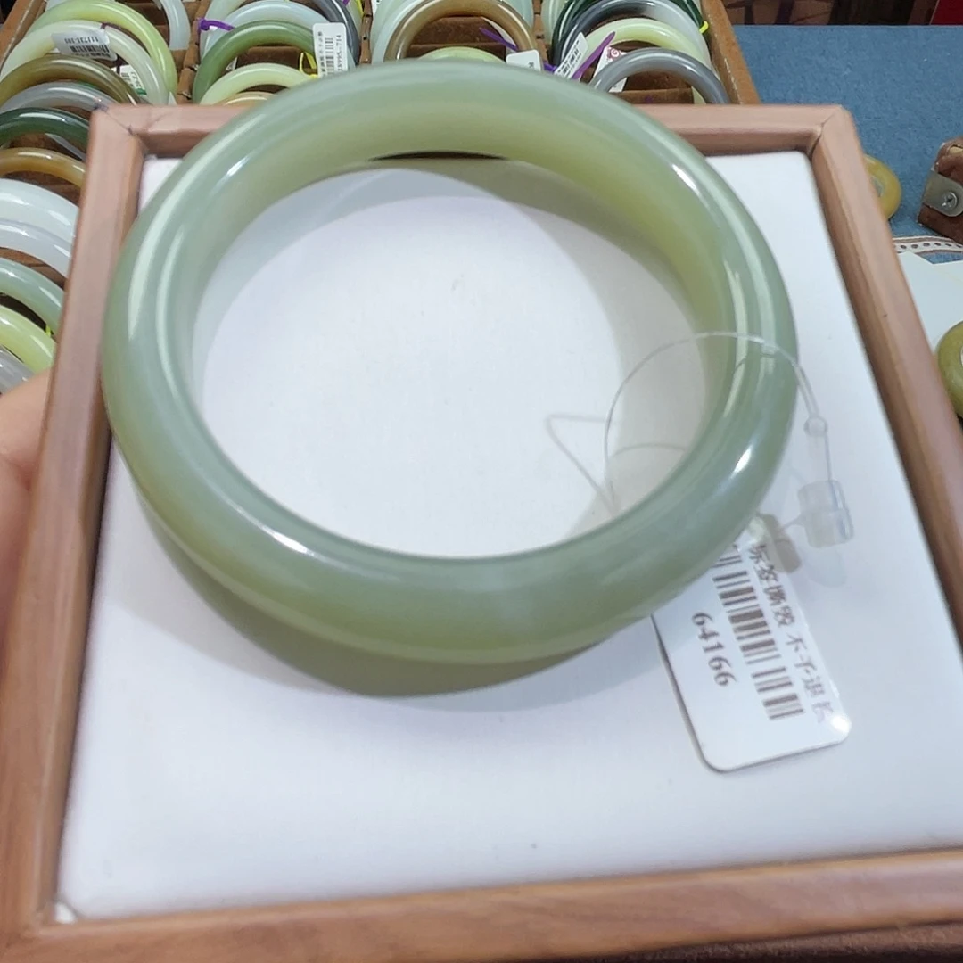 和田玉未镶嵌手镯5657 68