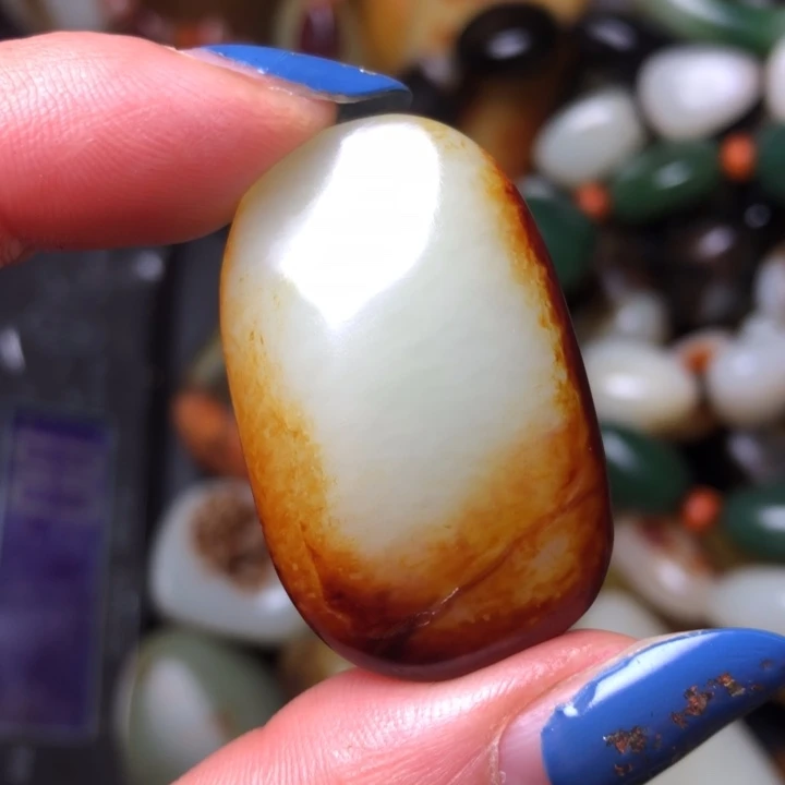 和田玉（翠青玉）未镶嵌珠宝奇石