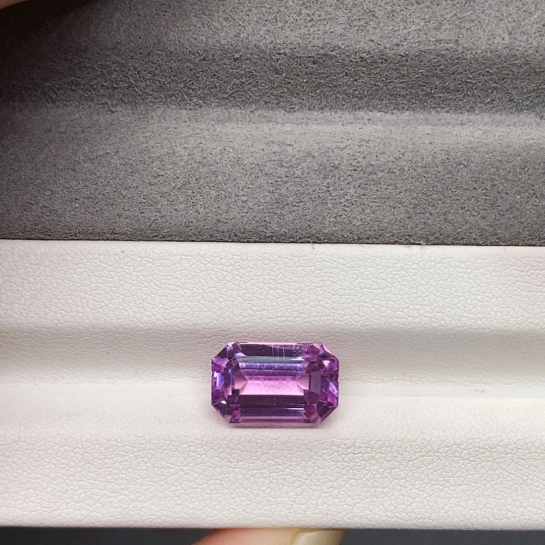 锂辉石未镶嵌裸石8.17克拉天然紫锂辉