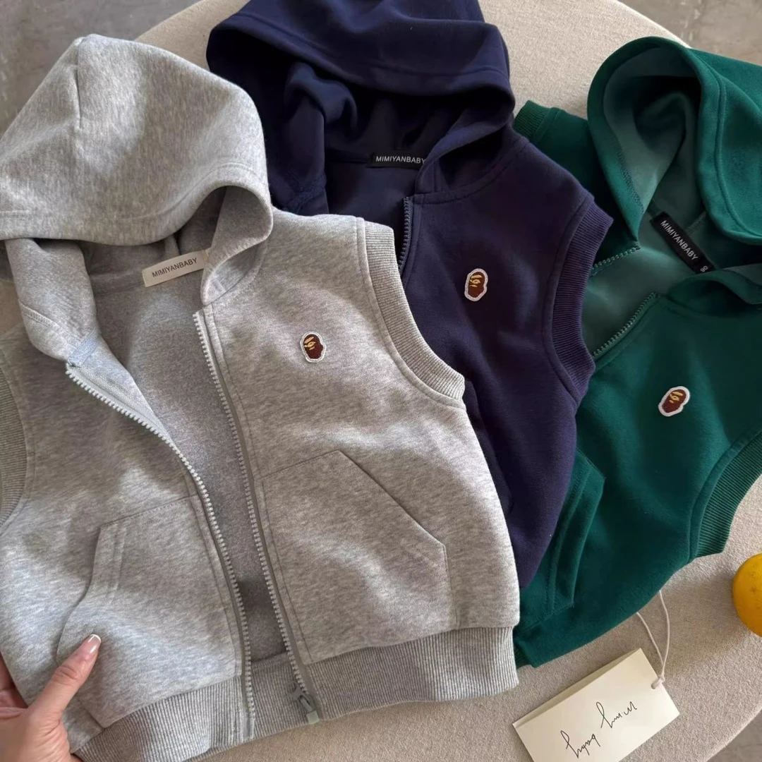 儿童马甲2025秋男童运动卡通连帽马夹宝宝小童外套中大童背心坎肩