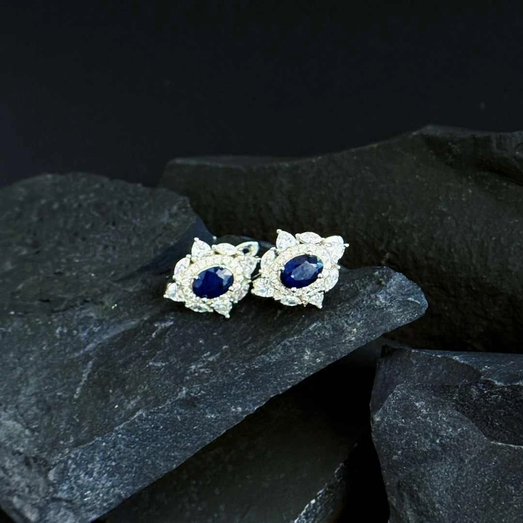 ZBLBE513-天然蓝宝石耳扣(约70分左右 2枚1.4ct)