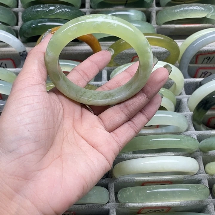蛇纹石玉未镶嵌手镯176