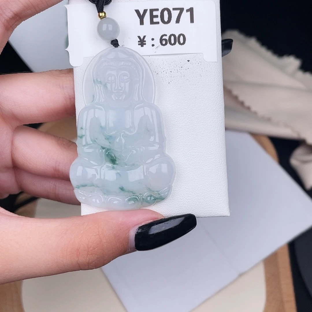 翡翠未镶嵌颈饰YE071