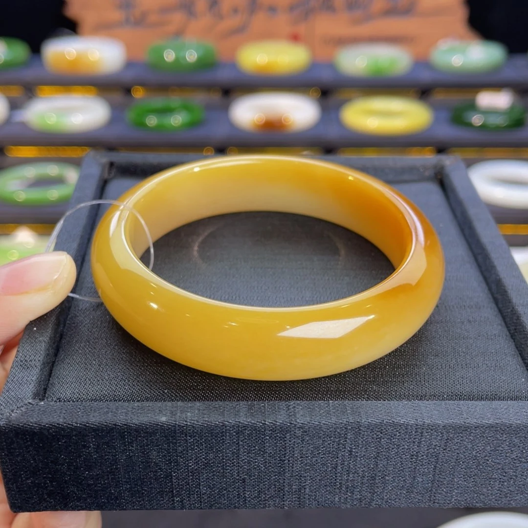 未镶嵌手镯和田玉-奶盖蜜红糖55