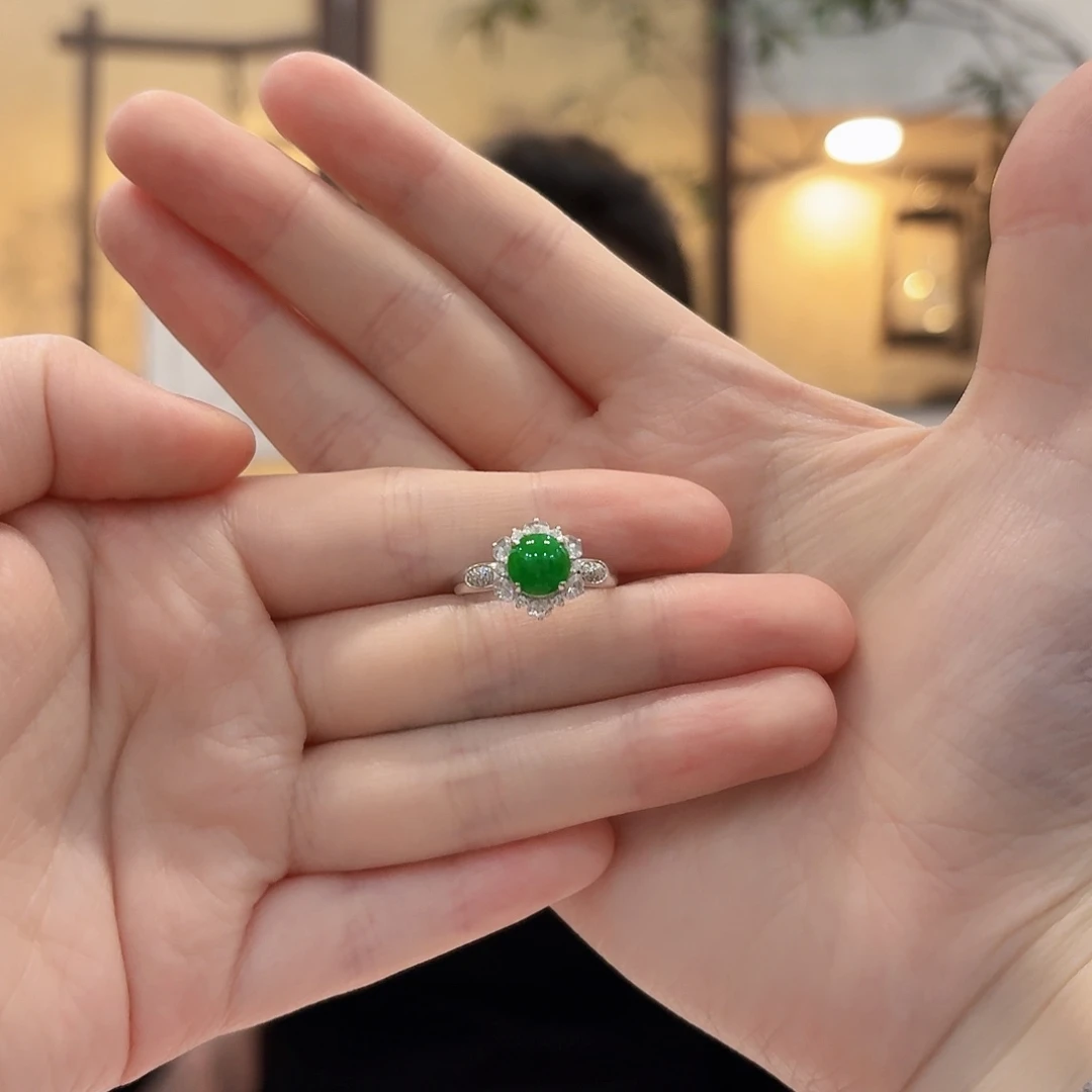 翡翠18K金镶嵌戒指