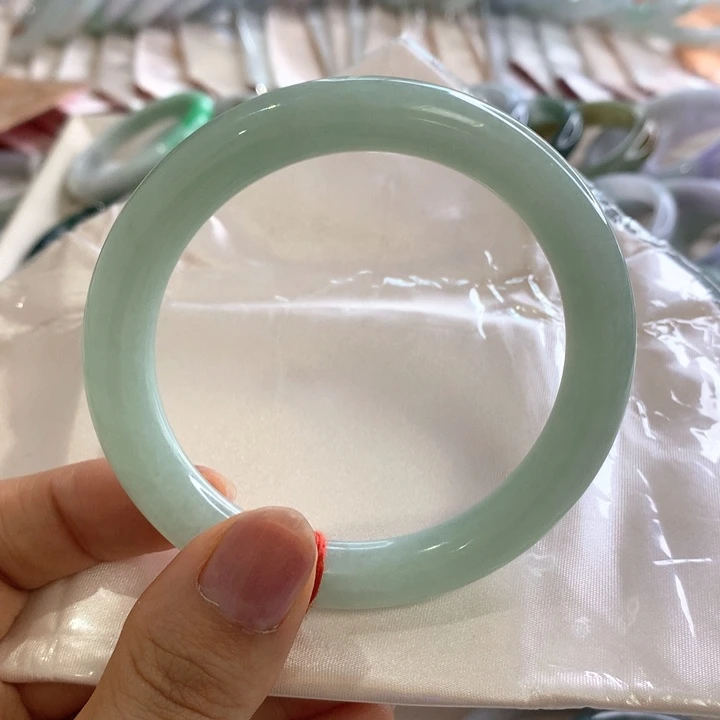 翡翠未镶嵌手镯圆条59果绿