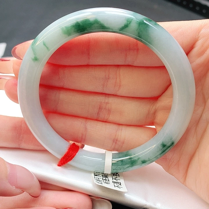 翡翠手镯未镶嵌56圆条