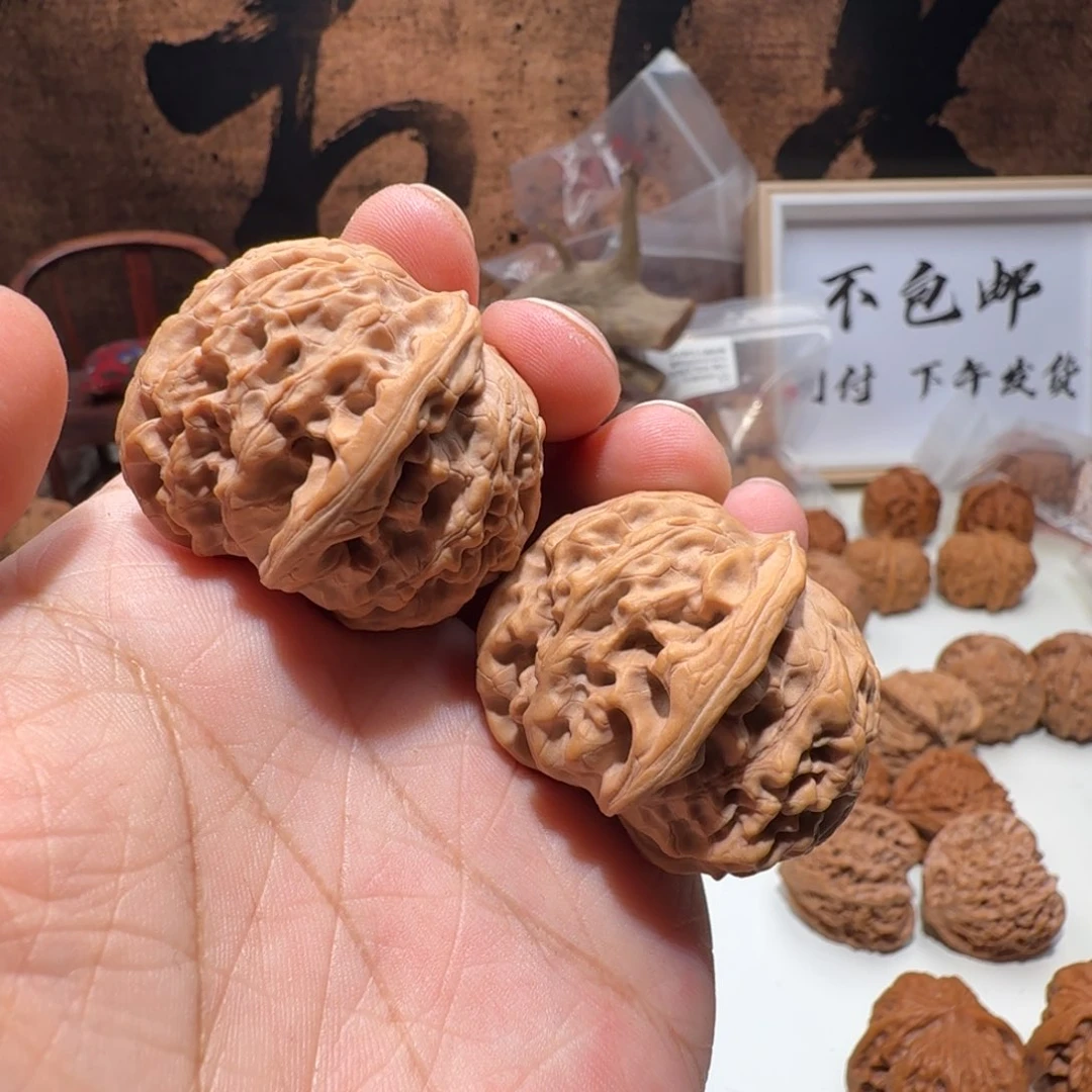 文玩核桃把件不包邮，顺丰到付